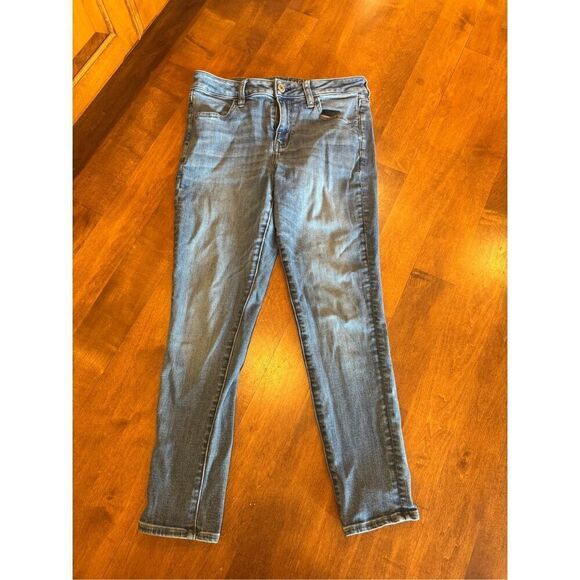 Woman’s American Eagle nexxt level stretch jeans size 8 short - Picture 1 of 5